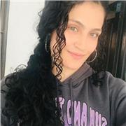 El profesor da clases para niños de todas la edades